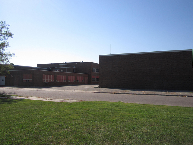 Large school building on 4 acres with 2 Gyms in Clarkfield, Minnesota. $109,000