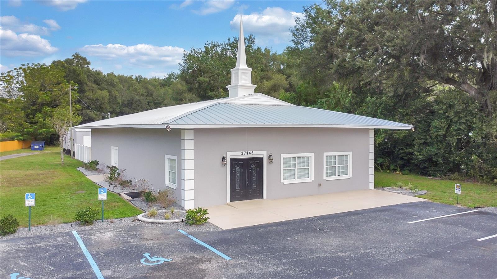 Church and Classrooms For Sale in Dade City, FL