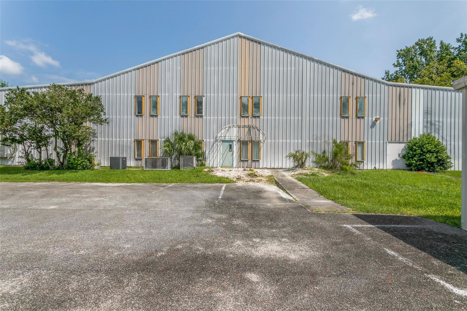 18 Acres with Church and Classrooms For Sale in Bunnell, FL $4,950,000