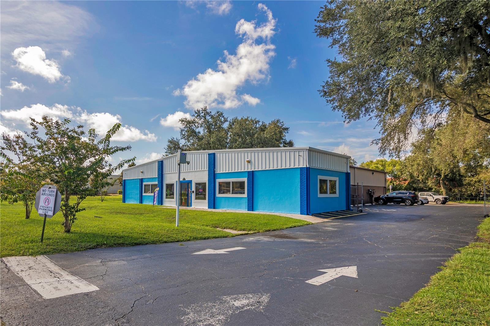  Large Commercial Building For Sale In Apopka, FL - Great For a Church - $2,600,000