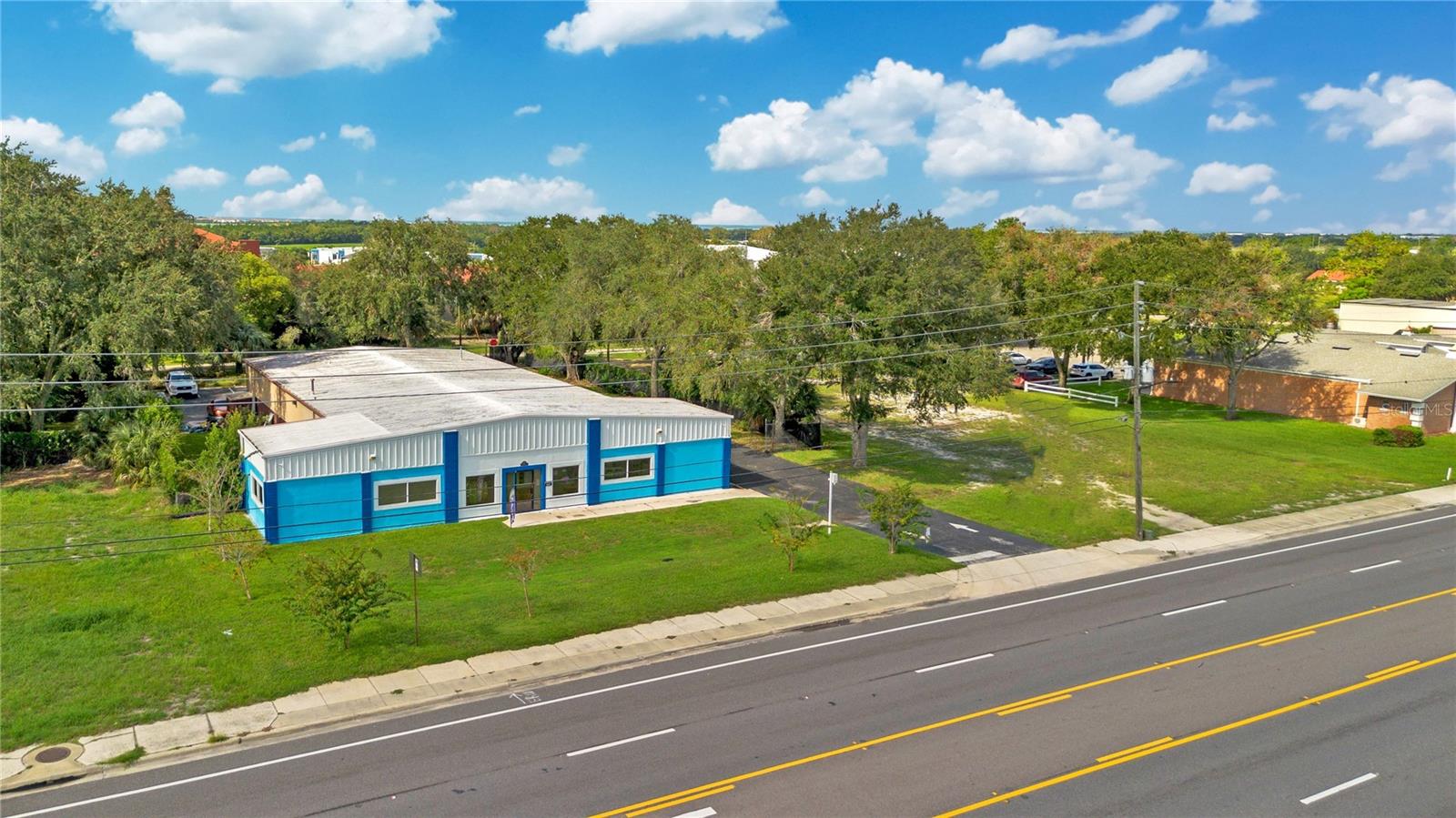  Large Commercial Building For Sale In Apopka, FL - Great For a Church - $2,600,000